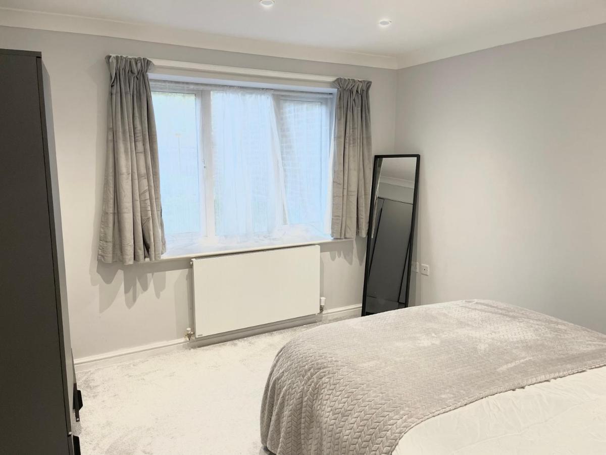 Lovely 1 Bed Apartment, 15Mins From Central London Exterior foto